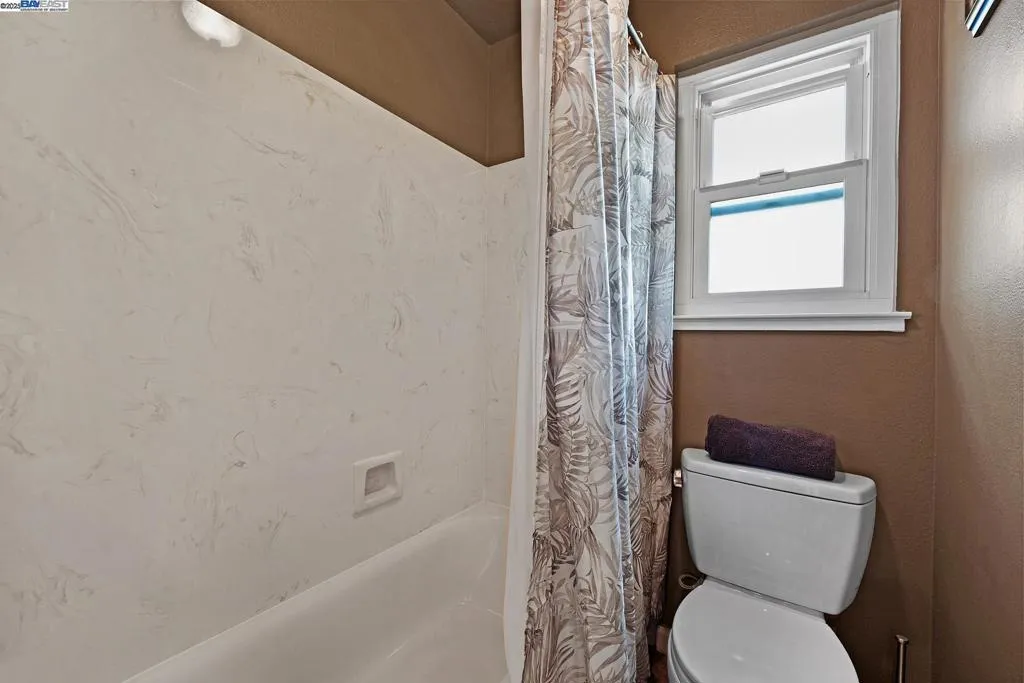 3734 Carrigan Cmn, Livermore, California 94550 home-pic-16